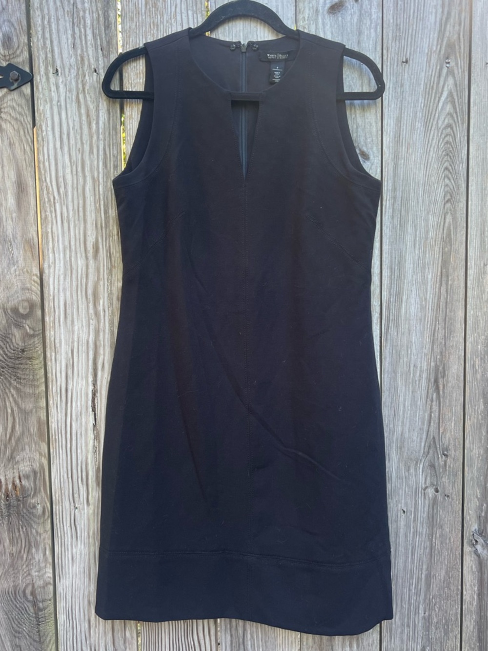 WHITE HOUSE BLACK MARKET Black Sleeveless keyhole cocktail dress Women’s 8 NWT